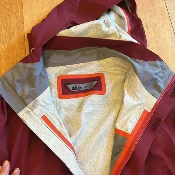 REI shell - Picture 11 of 16